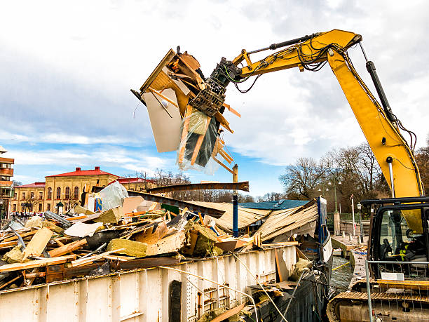 Best Junk Hauling Services  in Oakland Park, FL